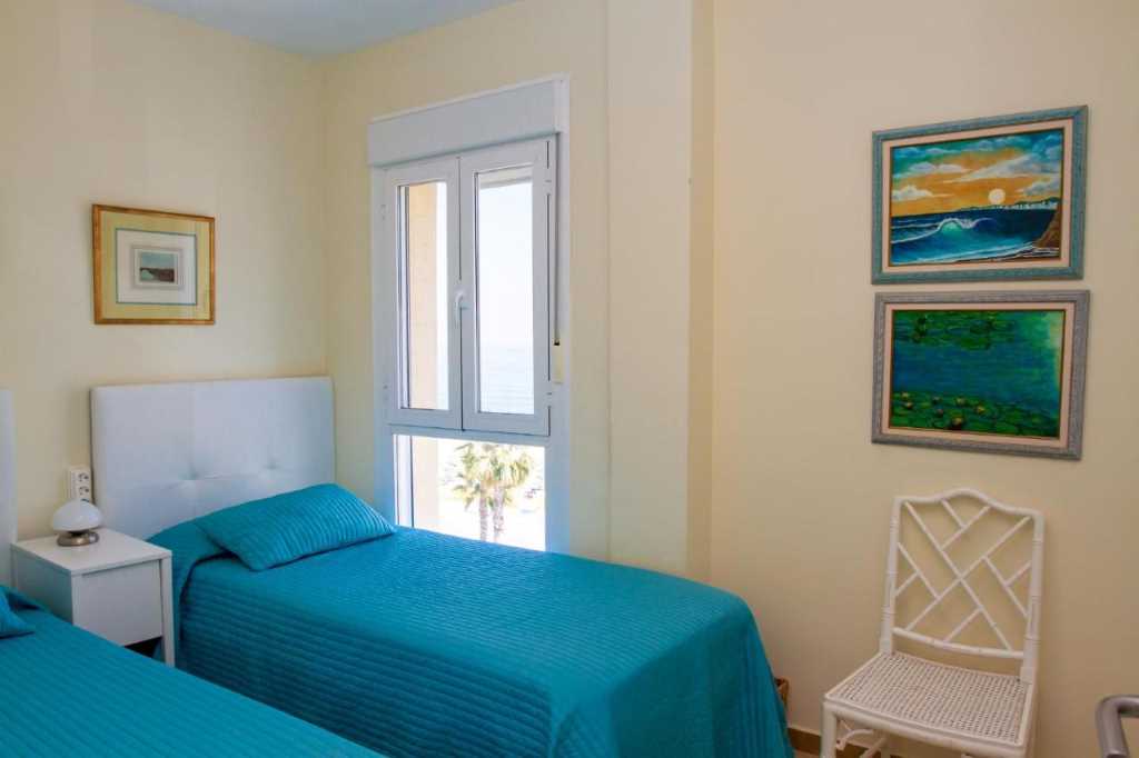 Роскошные пляжные апартаменты Ла-Карихуэла/Торремолинос возле Пуэрто Марина в Бенальмадена