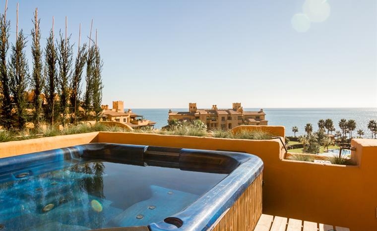 Vakantieverhuur Luxe Front Line Beach 4 slaapkamer Penthouse in Granados del Mar, Estepona