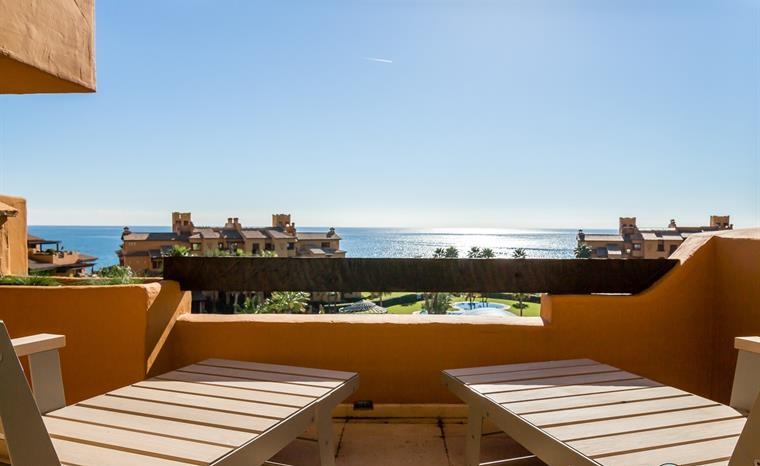 VUOKRATTAVANA loma 4 makuuhuonetta Granados merten penthouse etulinjassa Beach