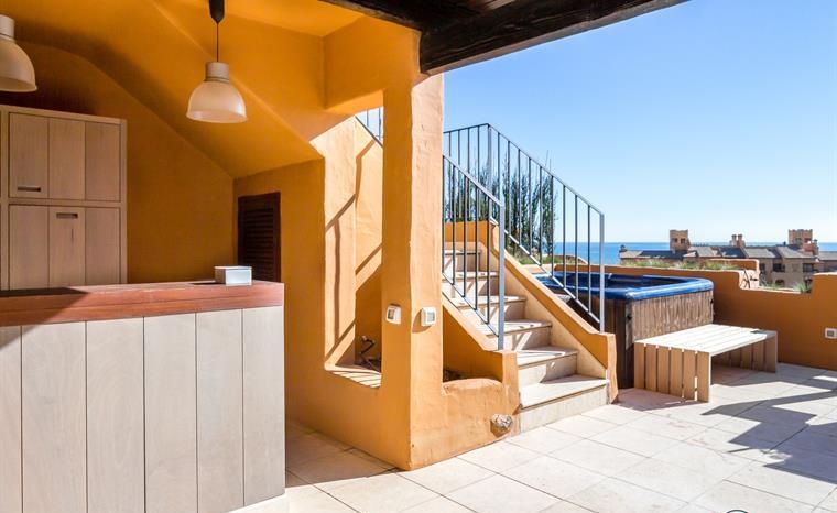 Vakantieverhuur Luxe Front Line Beach 4 slaapkamer Penthouse in Granados del Mar, Estepona