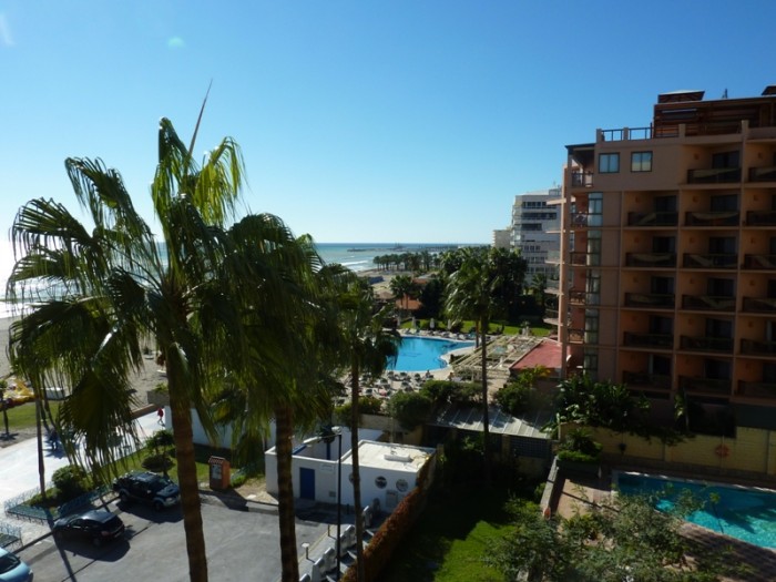 For Sale: Luxury beachfront apartment on the beachfront in La Carihuela / Torremolinos.