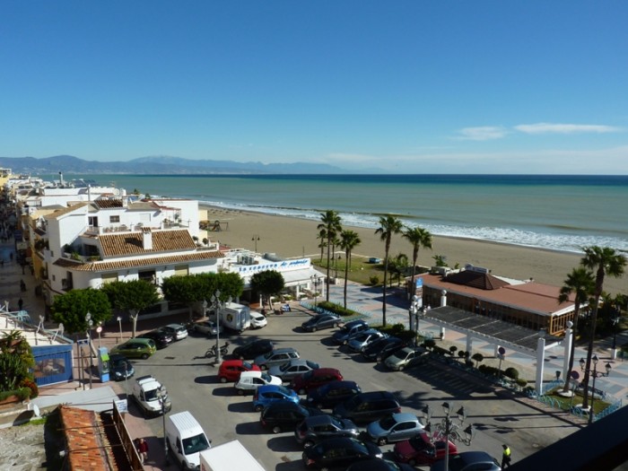 For Sale: Luxury beachfront apartment on the beachfront in La Carihuela / Torremolinos.