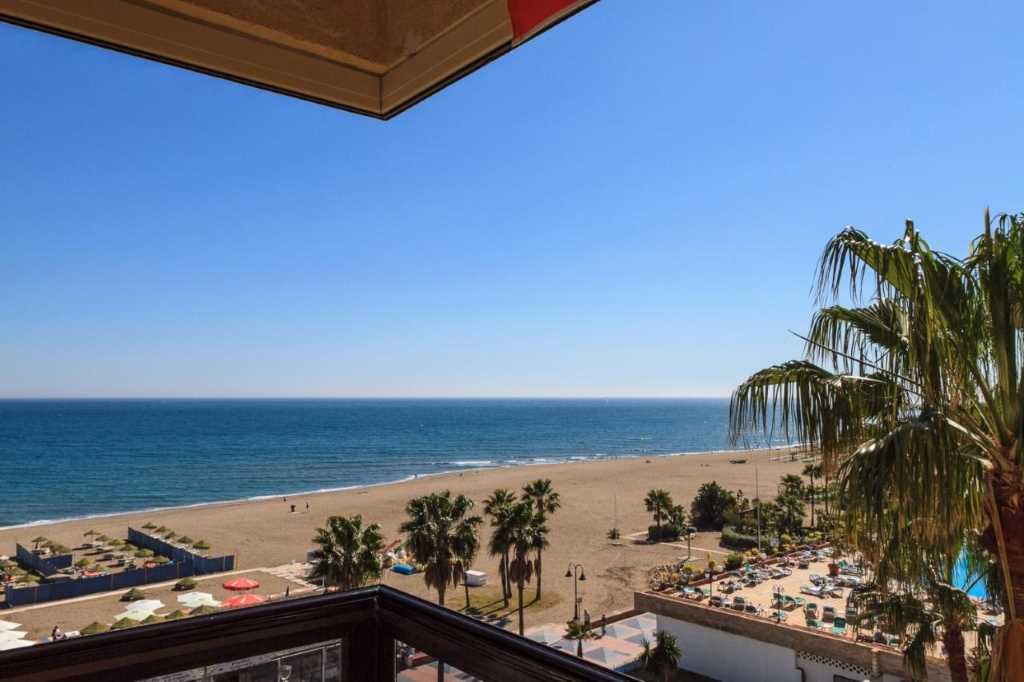 Apartamento Playa de lujo la Carihuela/Torremolinos cerca de Puerto Marina en Benalmádena