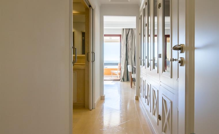 Vakantieverhuur Luxe Front Line Beach 4 slaapkamer Penthouse in Granados del Mar, Estepona