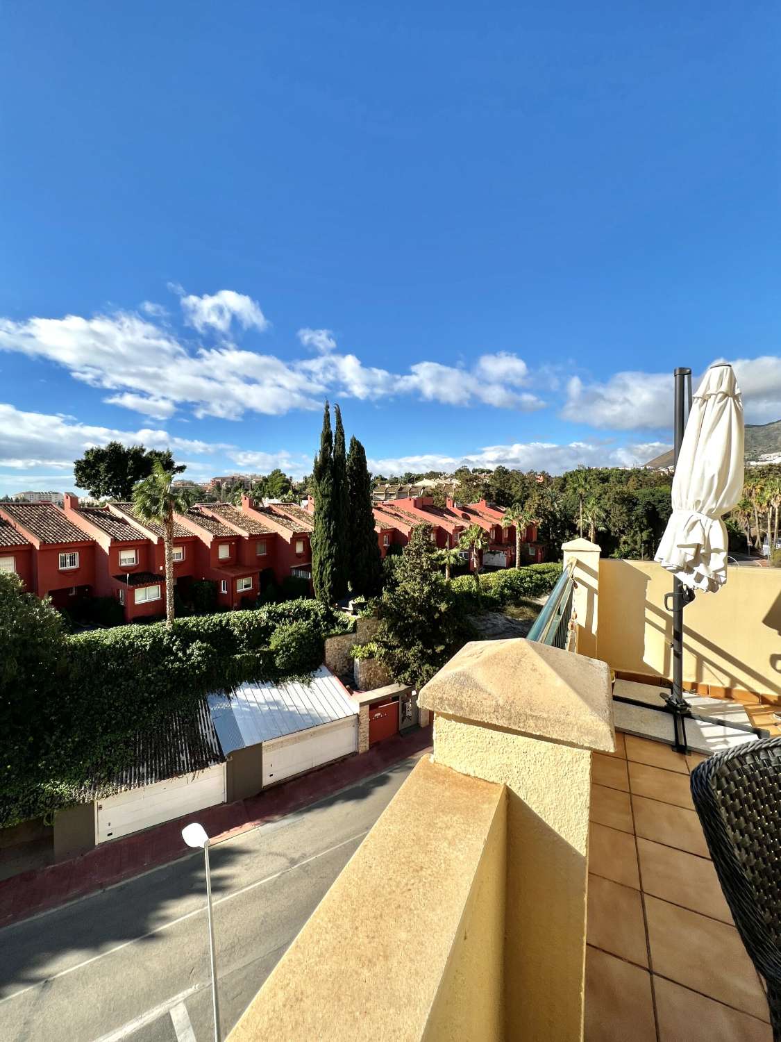 Beautifully Positioned flat in the Golf-Side Community of Doña Maria, Torrequebrada, Benalmádena.